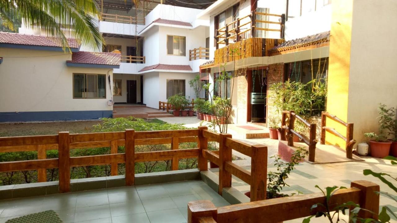 Ruturaj Inn Alibag Bagian luar foto
