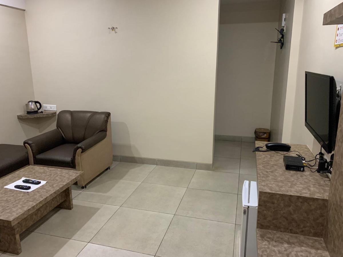 Ruturaj Inn Alibag Bagian luar foto
