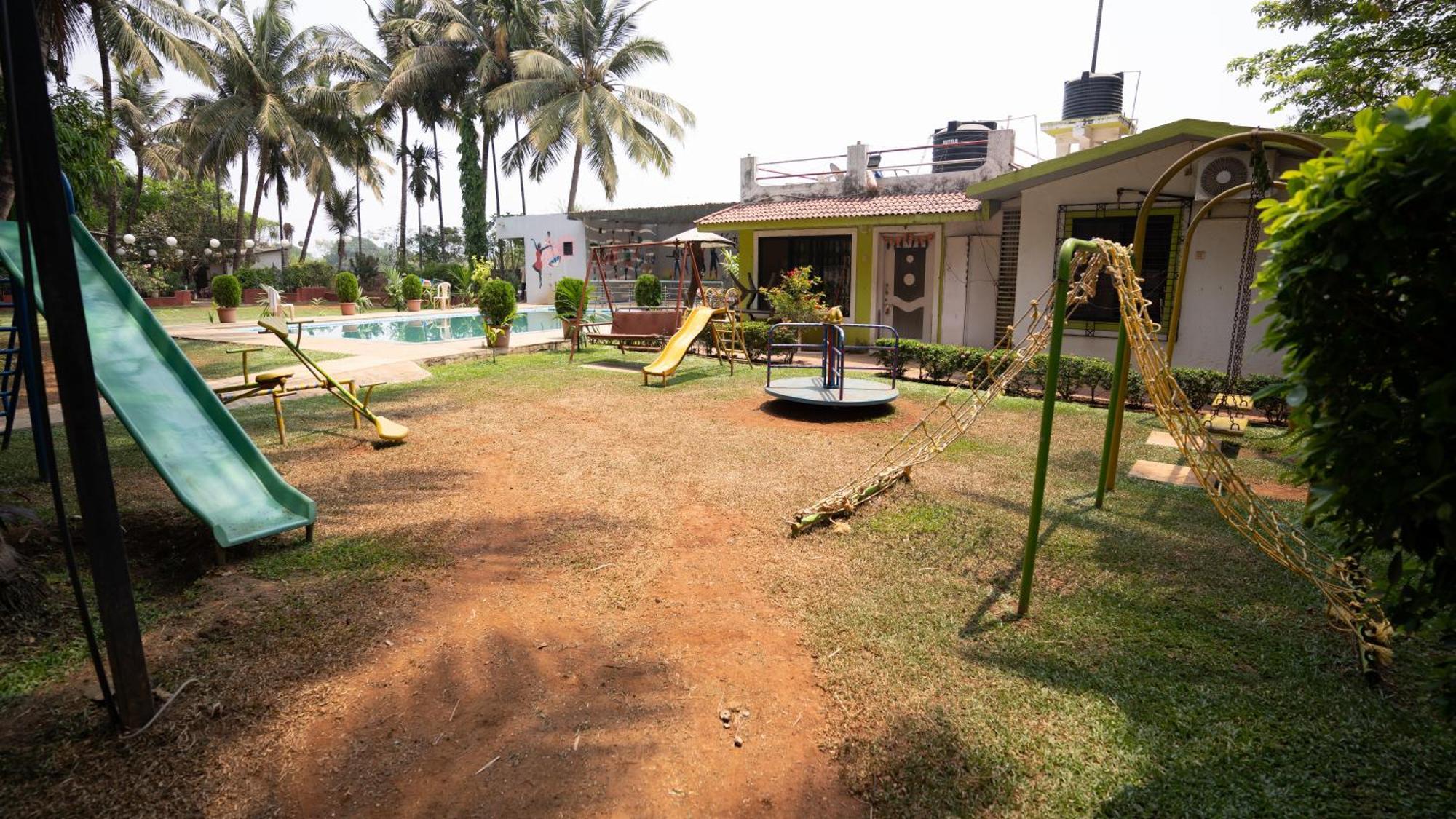 Ruturaj Inn Alibag Bagian luar foto