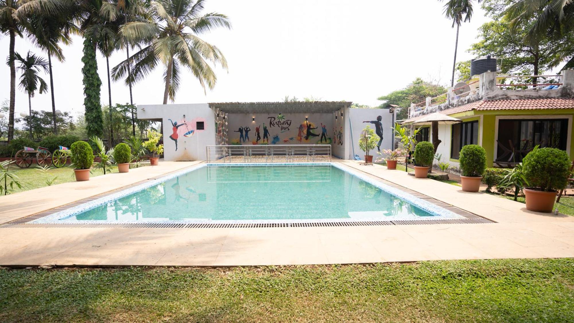 Ruturaj Inn Alibag Bagian luar foto