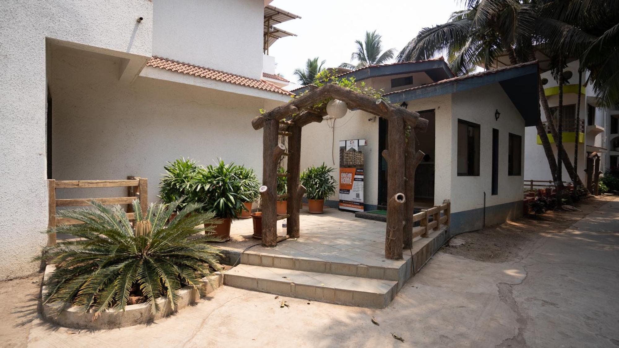 Ruturaj Inn Alibag Bagian luar foto